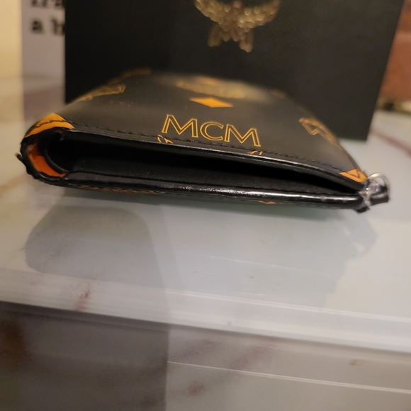 MCM Black and Gold Wallet With Box Unisex - Picture 3 of 12